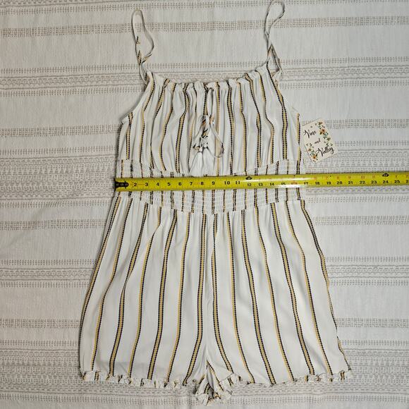 Vine & Valley Striped Summer Romper  Lightweight One Piece Size XL NWT - Picture 3 of 5